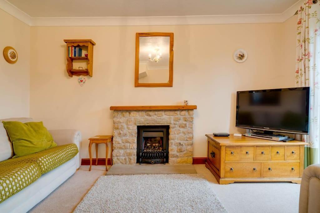 Barley Cottage Whittington  Exteriör bild